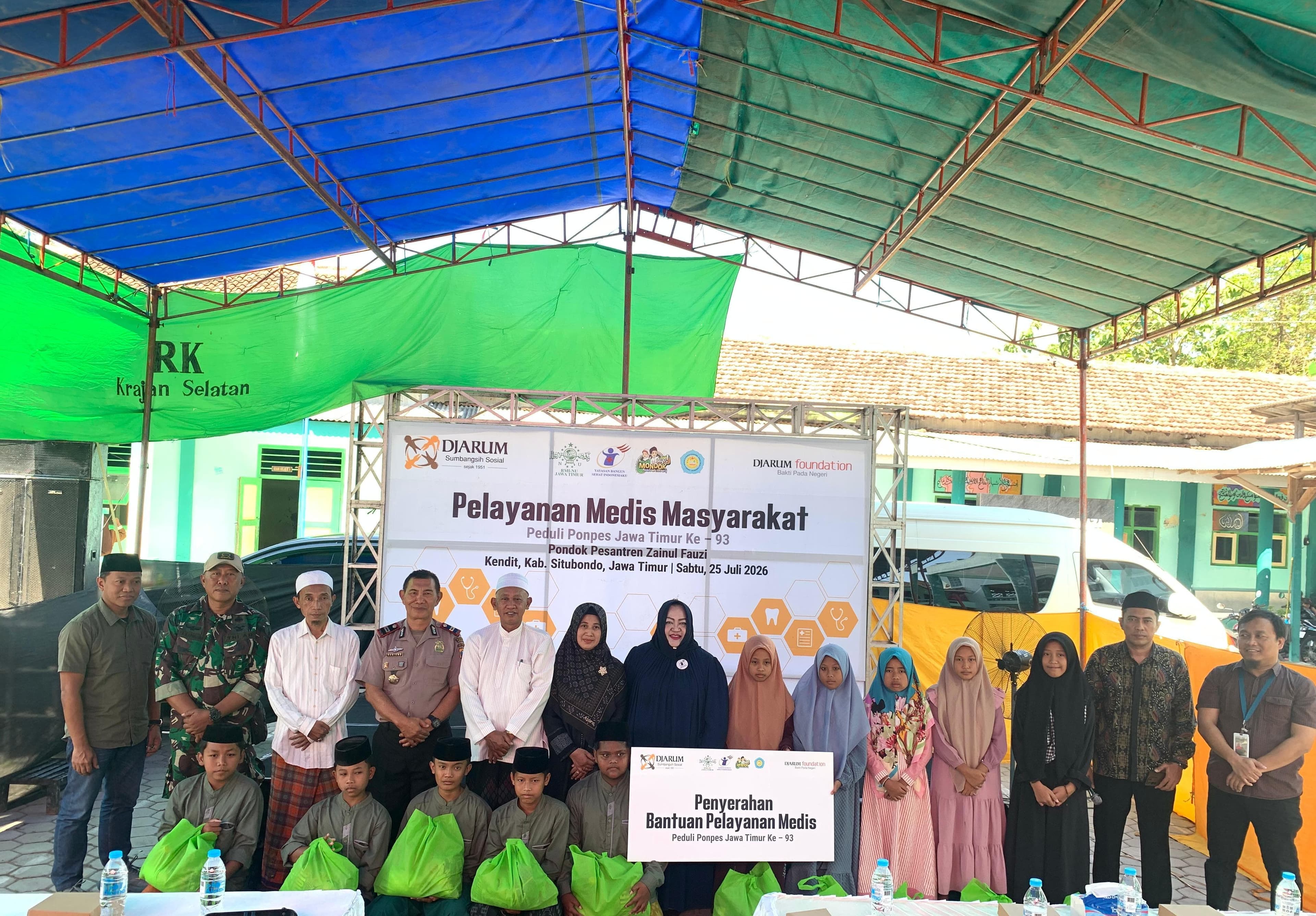 SUKSES ! 702 WARGA KENDIT IKUTI BAKSOS DJARUM FOUNDATION DAN YBSI  KE 93  DI PONPES ZAINUL FAUZI  SITUBONDO