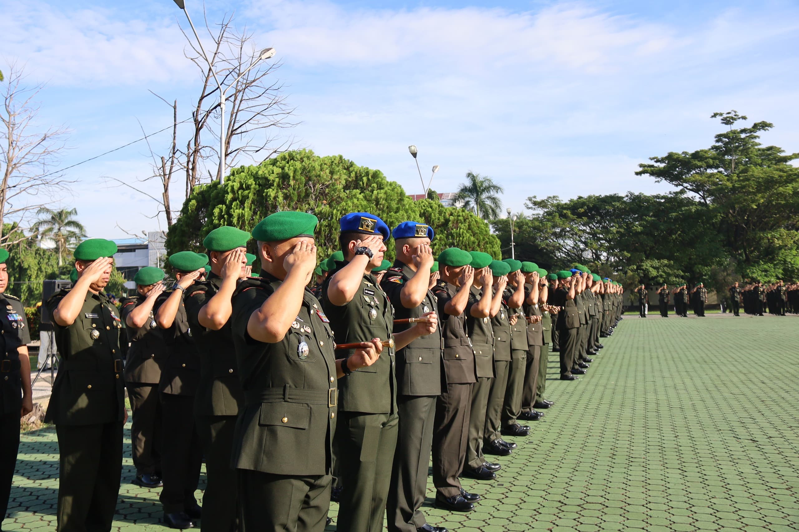 HUT Ke-1 Kodam XIX Tuanku Tambusai, Prajurit dan Persit Khidmatkan Penghormatan di TMP Kusuma Dharma